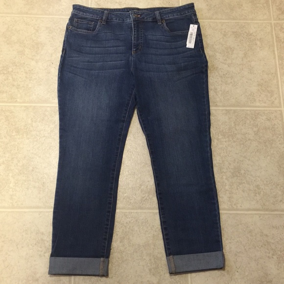 🆕 Capris from Dillard's‼️