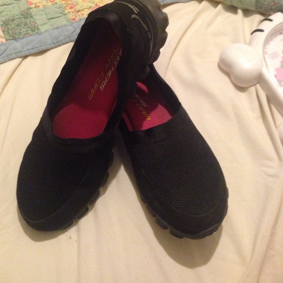 Skechers memory foam shoes
