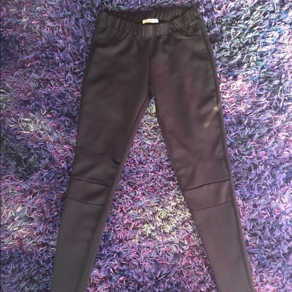 Romeo and Juliet Couture Leggings