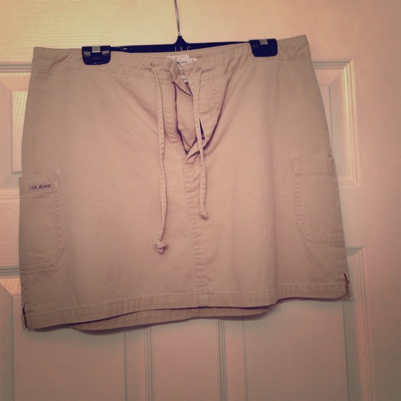 Calvin Klein Khaki cargo skirt