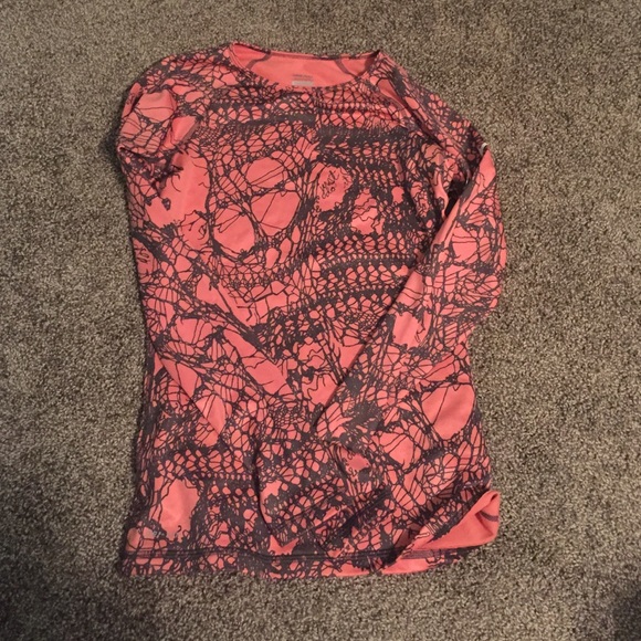Nike hypothermal long sleeve shirt