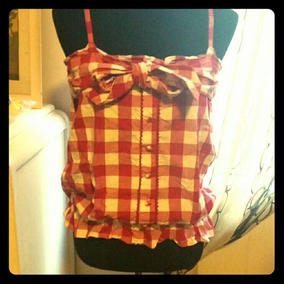 Red and white checkered tank