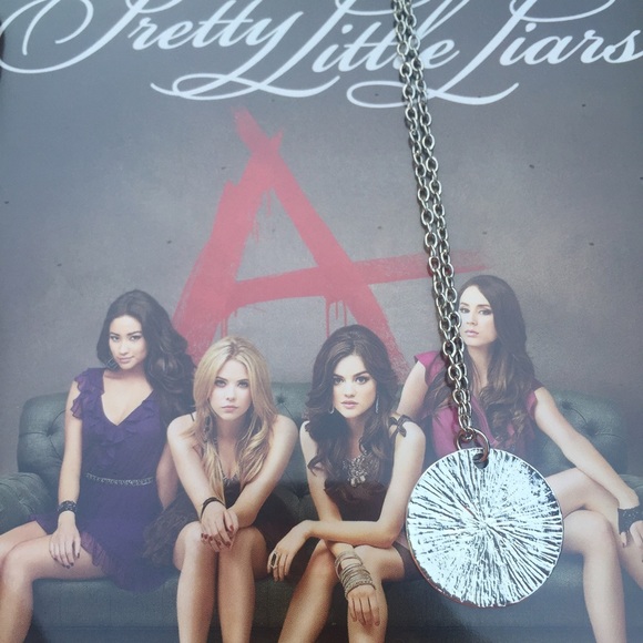 Pretty Little Liars Necklace - Picture 2 of 4
