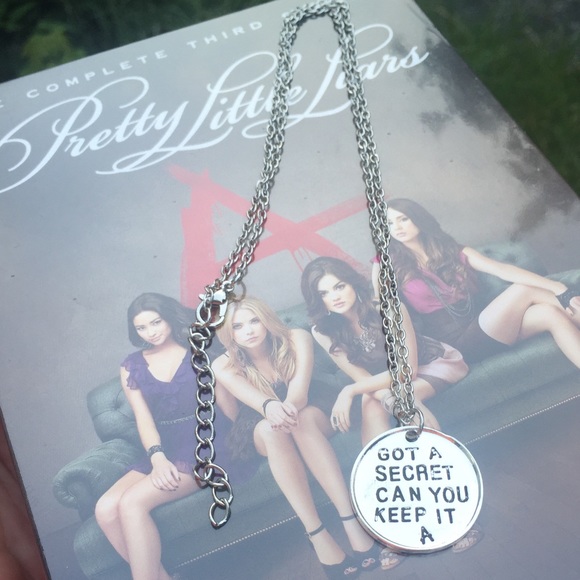 Pretty Little Liars Necklace - Picture 3 of 4