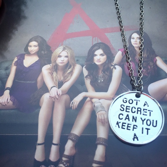 Pretty Little Liars Necklace - Picture 4 of 4