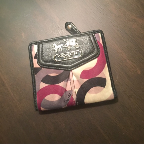 🎉HP🎉COACH Madison wallet!