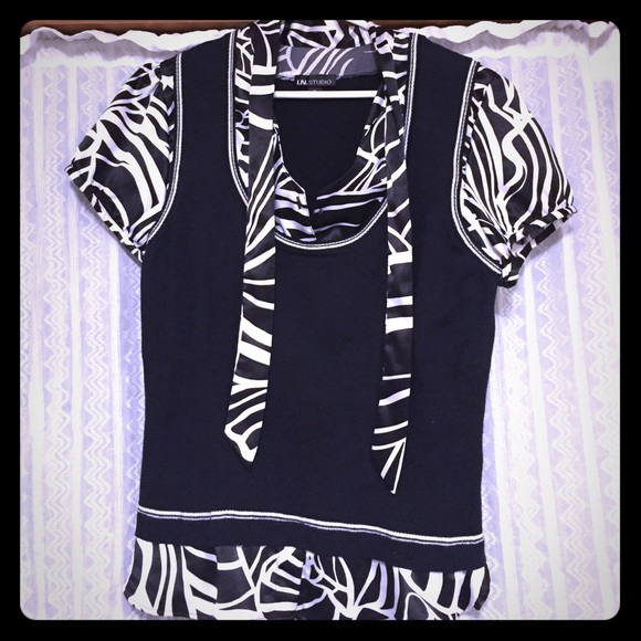 Black & White sweater vest/blouse w/tie neck