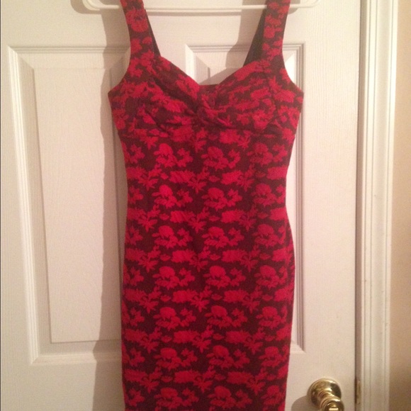 M red floral dress