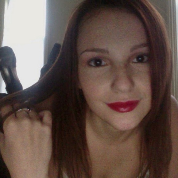 Meet your Posher, Sarah - Picture 1 of 1