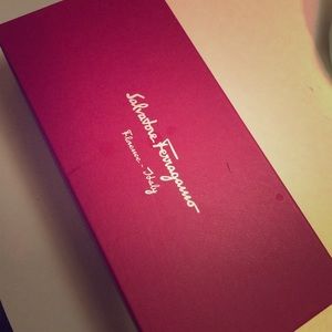 Ferragamo flat shoes box