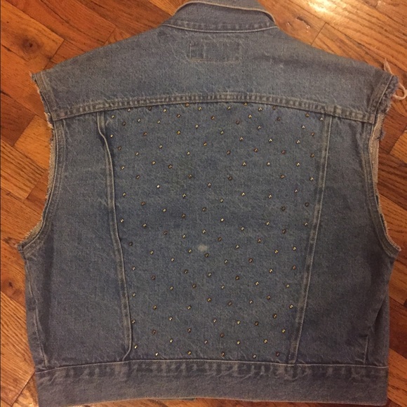 Vest - Picture 2 of 2