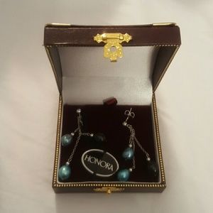 Sterling silver freshwater cultured pearl earrings