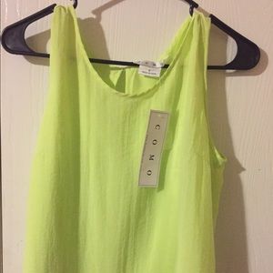 Neon green como blouse