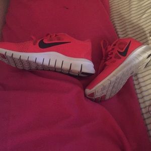 Red nike free 5.0