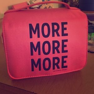 Makeup travel case! 💋👑