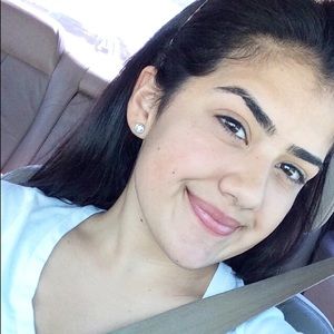 Meet your Posher, Omaylis