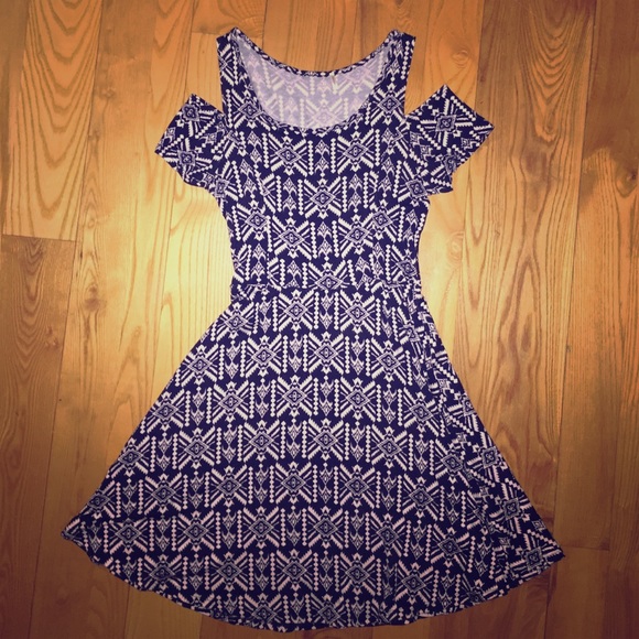 Patterned Dress - Picture 1 of 2
