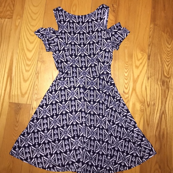 Patterned Dress - Picture 2 of 2