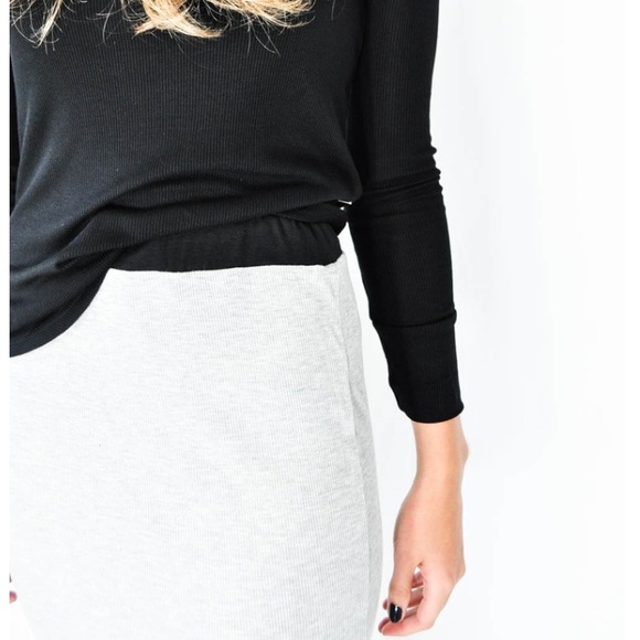 NYTT Heather Grey Ribbed Knit Banded Midi Skirt - Picture 3 of 4