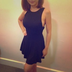 I have 2 size. SX and S from urbanoutfitter