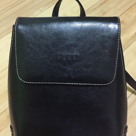 *HOLDING* Brand New GUCCI Backpack (Fake)