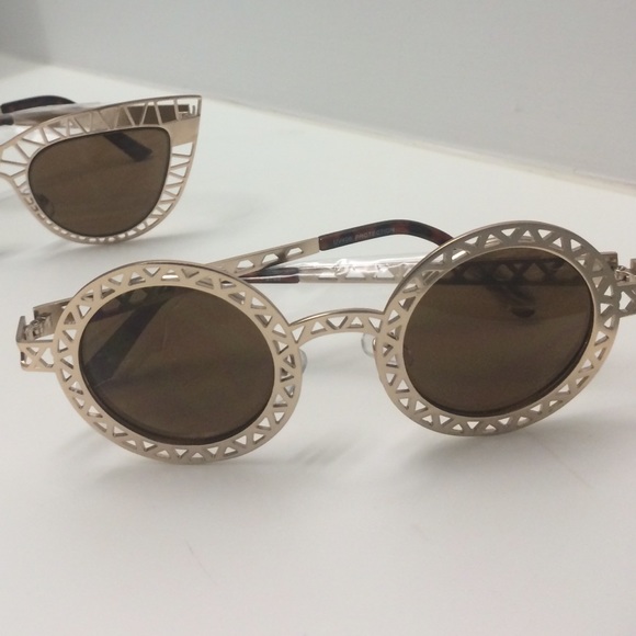 SOLD! - Picture 2 of 4