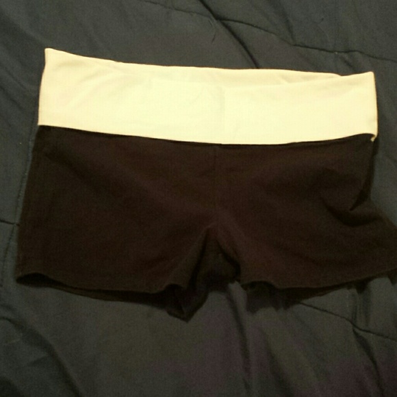 Yoga shorts - Picture 2 of 2