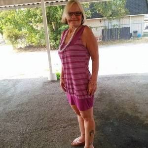 Meet your Posher, Lois