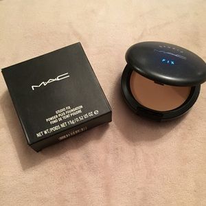 MAC STUDIO FIX POWDER PLUS FOUNDATION