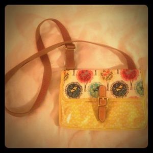 Medium size purse. Fossil.