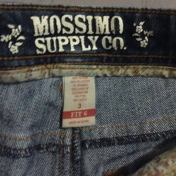 Shorts - Picture 3 of 3