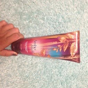 Amber blush triple moisture body cream