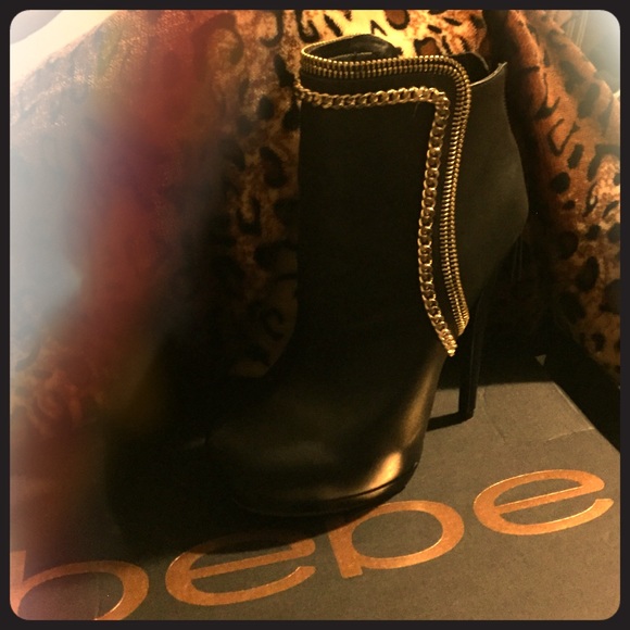 Bebe boots