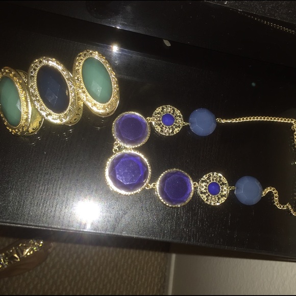 New York & Company Accessory set