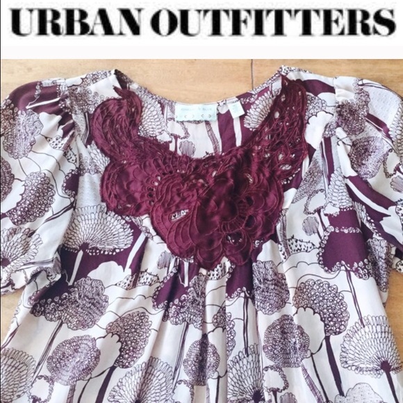 Kimchi Blue Silk Top--Reposhing ๐Urban Outfitters - Picture 1 of 3