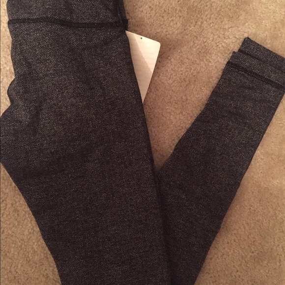 Lululemon rare thick running tights! With tags on!