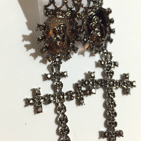 earring - Picture 2 of 4