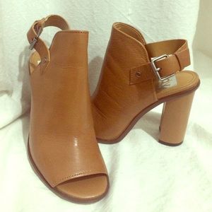 Dolce Vita peep toe bootie