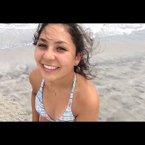 Meet your Posher, Abigail