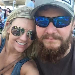 Meet your Posher, Carrie