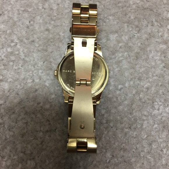 ❗️SOLD❗️Marc by Marc Jacobs Gold Watch - Picture 3 of 3
