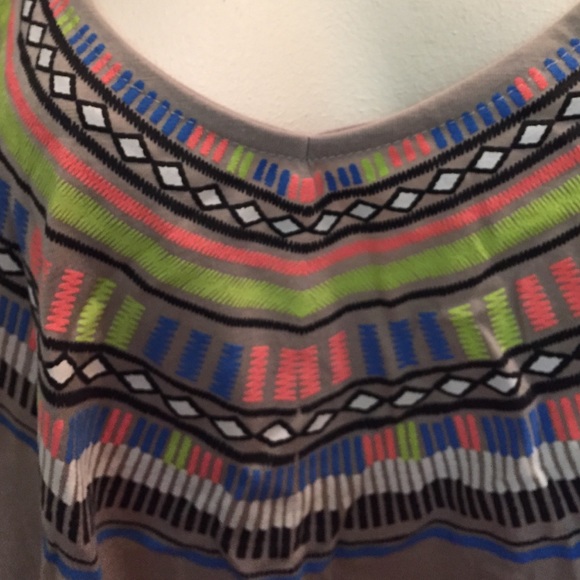 Aztec print neon and beige crop top - Picture 3 of 4