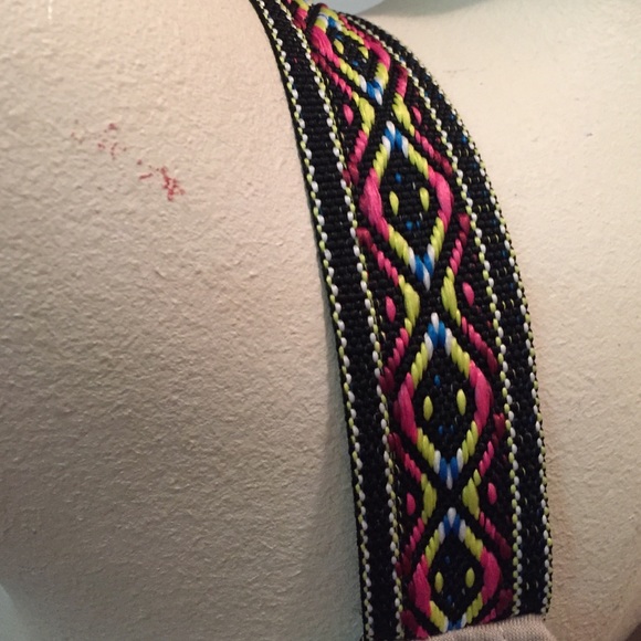 Aztec print neon and beige crop top - Picture 4 of 4