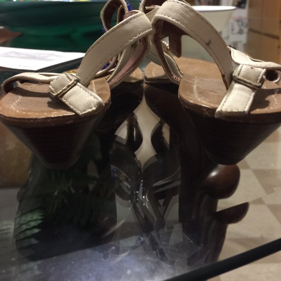 Sandals - Picture 3 of 4