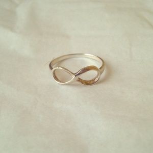 Infinity .925 Stirling Silver Ring Size 7