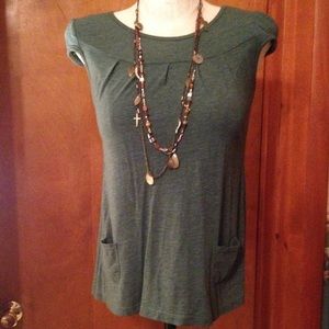 Green baby doll flowy shirt with pockets