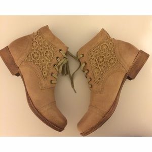 Roxy Lace Up Boots