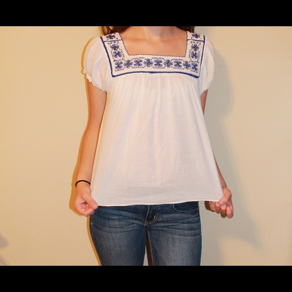 White and blue embroidered hippie shirt - Picture 1 of 2