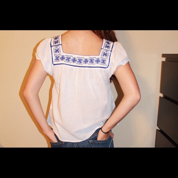 White and blue embroidered hippie shirt - Picture 2 of 2