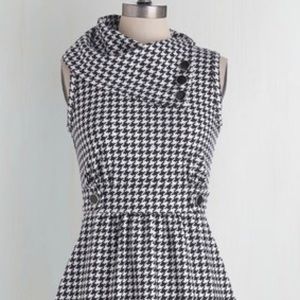 Coach Tour Dress in Scholastic from Monteau